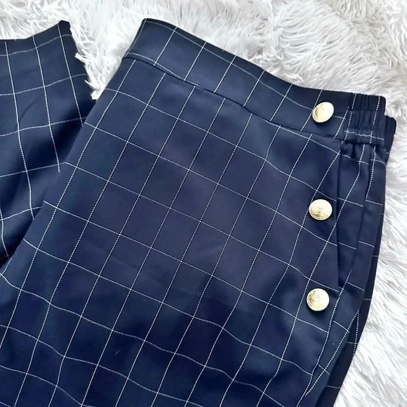 LANE BRYANT | Plus Perfect Drape Relaxed Ankle Pant Navy Windowpane Plaid | 26 - Picture 4 of 11